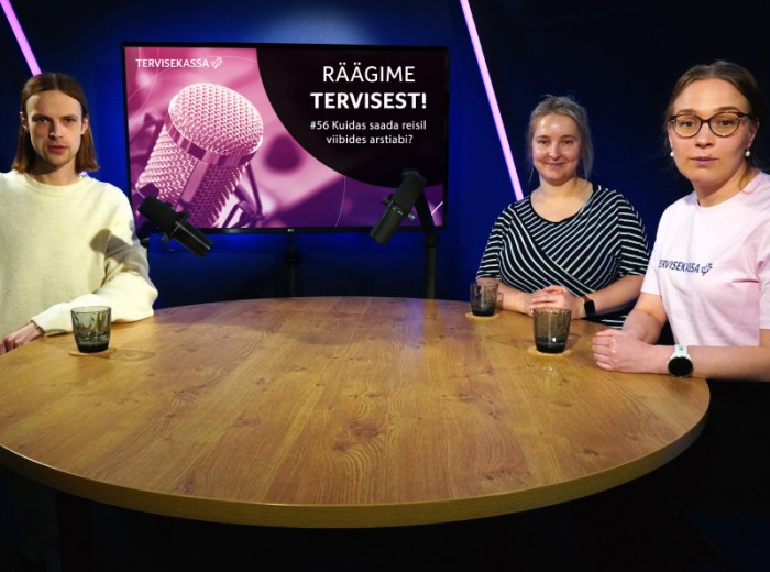 Arstiabi teemaline podcasti tegemine, pildil Sander Rajamäe, Saara Arulaane ja Tiina Toming.